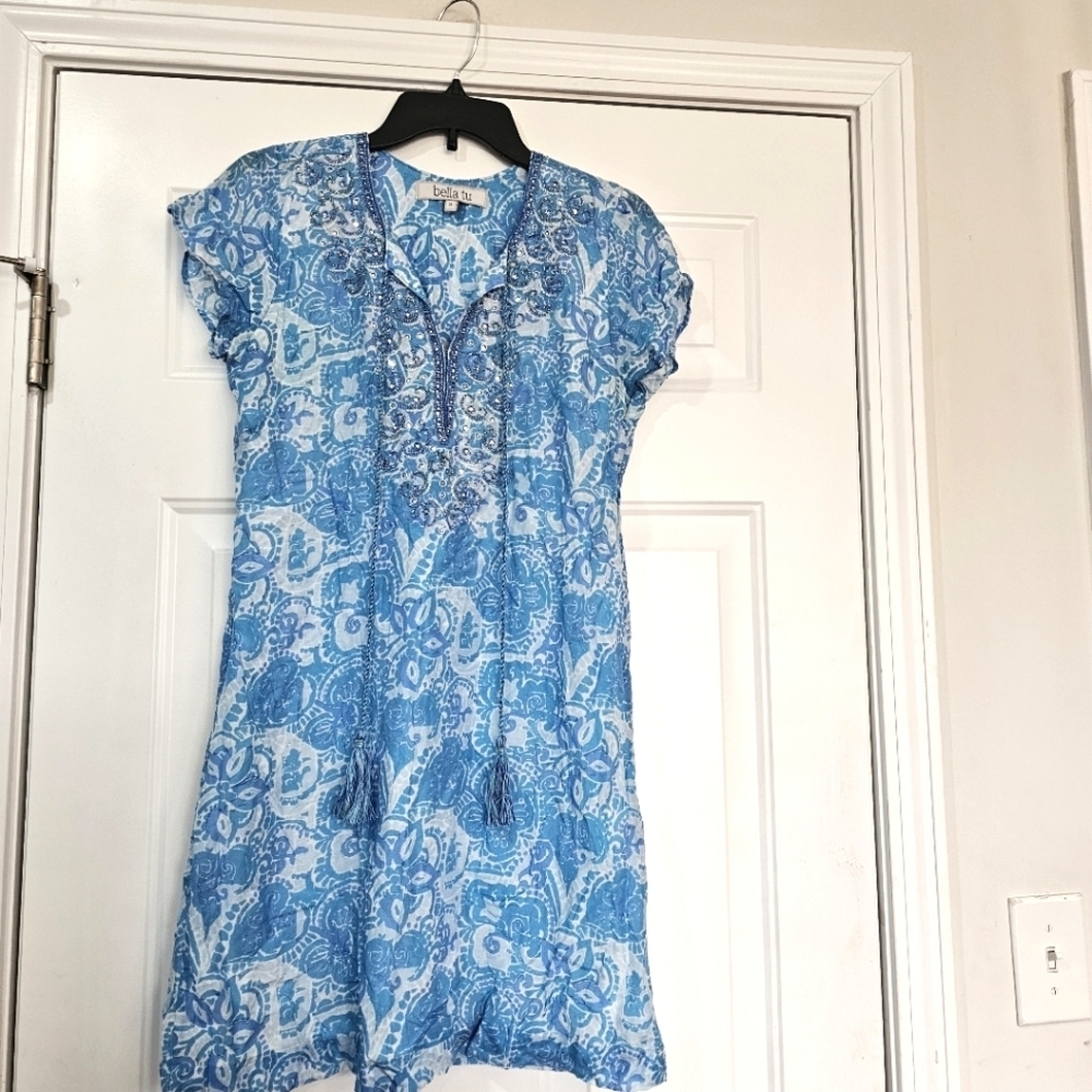 Bella Tu Women's Dress Size Small With Embroidery Front And Back